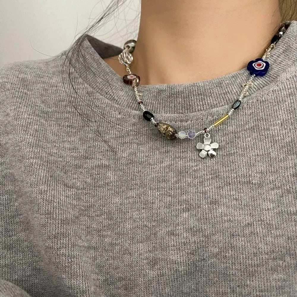Korean Exquisite Retro Flower Love Heart Beaded Necklace For Women Personality Simple Cool Clavicle Chain Fashion Y2K Jewelry