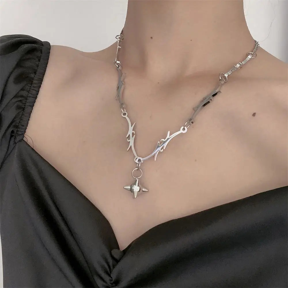 Korean Exquisite Retro Flower Love Heart Beaded Necklace For Women Personality Simple Cool Clavicle Chain Fashion Y2K Jewelry