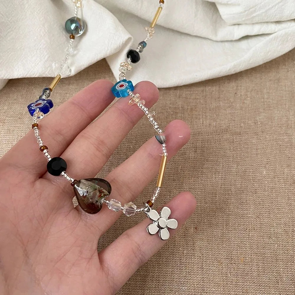 Korean Exquisite Retro Flower Love Heart Beaded Necklace For Women Personality Simple Cool Clavicle Chain Fashion Y2K Jewelry