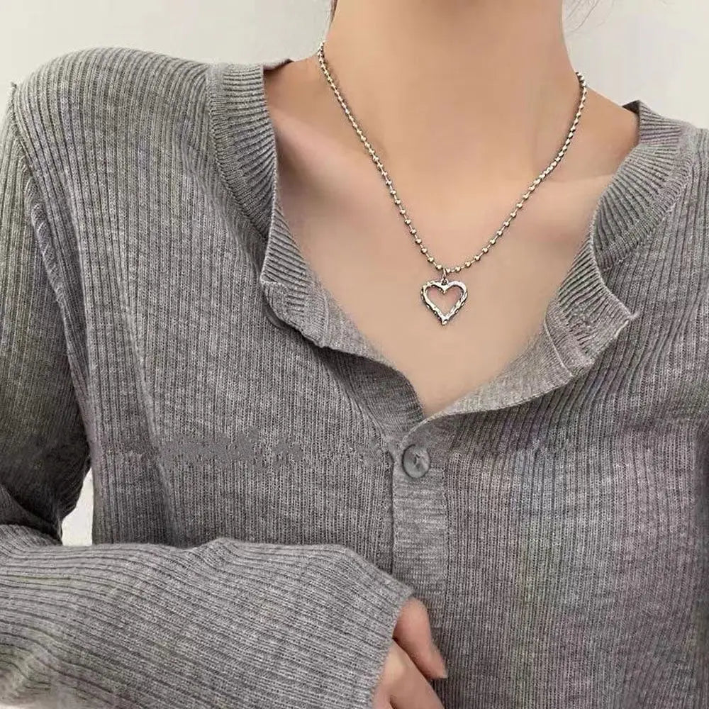 Korean Exquisite Retro Flower Love Heart Beaded Necklace For Women Personality Simple Cool Clavicle Chain Fashion Y2K Jewelry