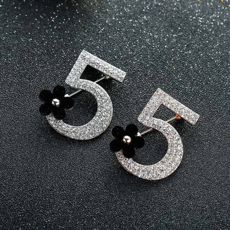 Full rhinestone number 5 flower brooch Luxury fashion wedding party letter woman boutonniere brooches gift