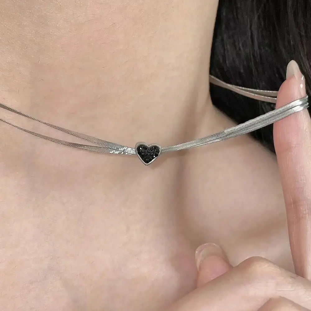 Korean Exquisite Retro Flower Love Heart Beaded Necklace For Women Personality Simple Cool Clavicle Chain Fashion Y2K Jewelry