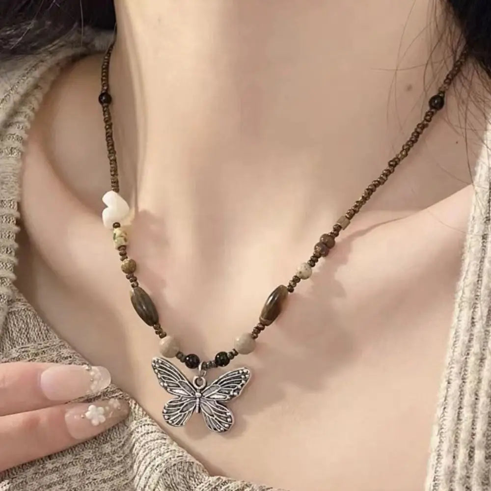 Korean Exquisite Retro Flower Love Heart Beaded Necklace For Women Personality Simple Cool Clavicle Chain Fashion Y2K Jewelry