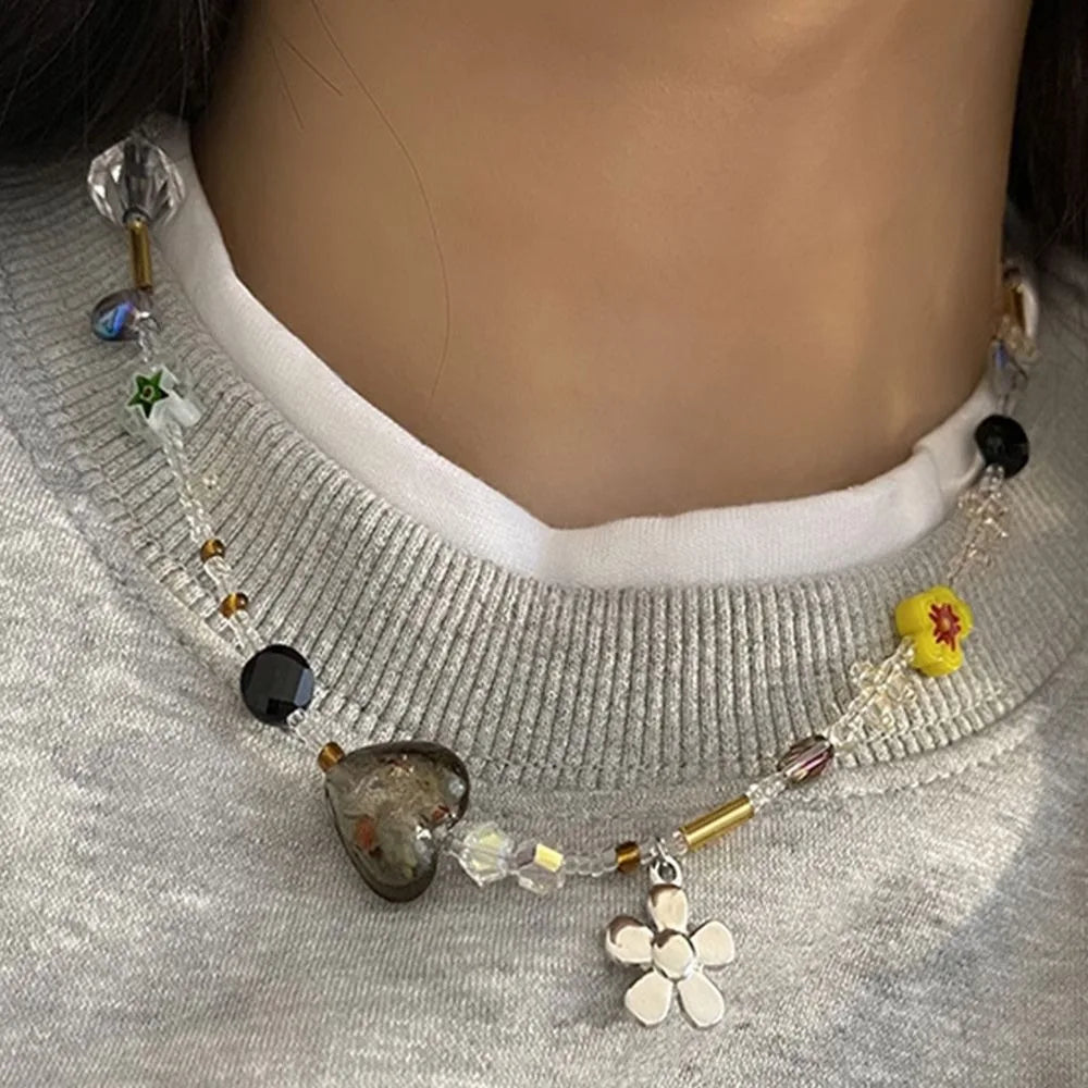 Korean Exquisite Retro Flower Love Heart Beaded Necklace For Women Personality Simple Cool Clavicle Chain Fashion Y2K Jewelry